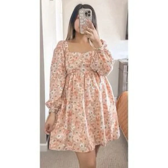 Such a cute dress! Peach floral perfect for summer and a vacation! - Picture 3 of 8